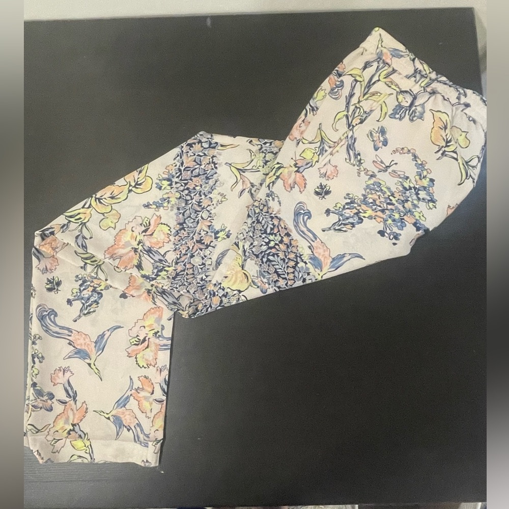 BCBG Max Azria breezy print pants. Size M. *Excellent Cond.* - Picture 2 of 10